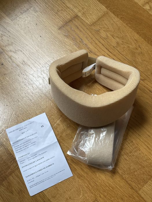 Colar cervical ortopedico novo