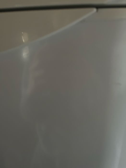 Білий круто мебель