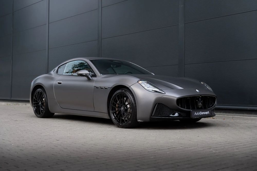 Maserati GranTurismo wersja MODENA, lakier matowy szary Grigio Maratea, Salon PL , Fvat 23%