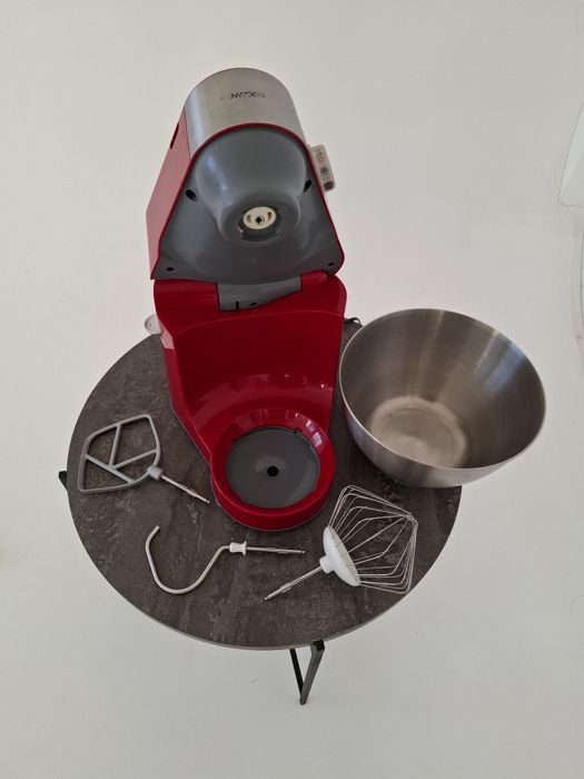 Kenwood KM-28 900W • 3 насадки • чаша 4.3л • робочий стан