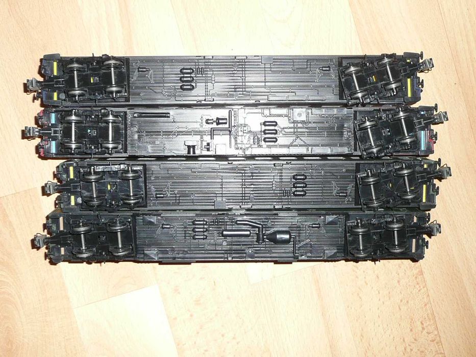 Wagony  H0 Trix Rocco