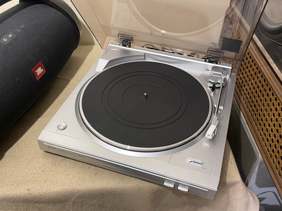 Автоматический проигрыватель винила DENON DP-29F с фонокорректором
