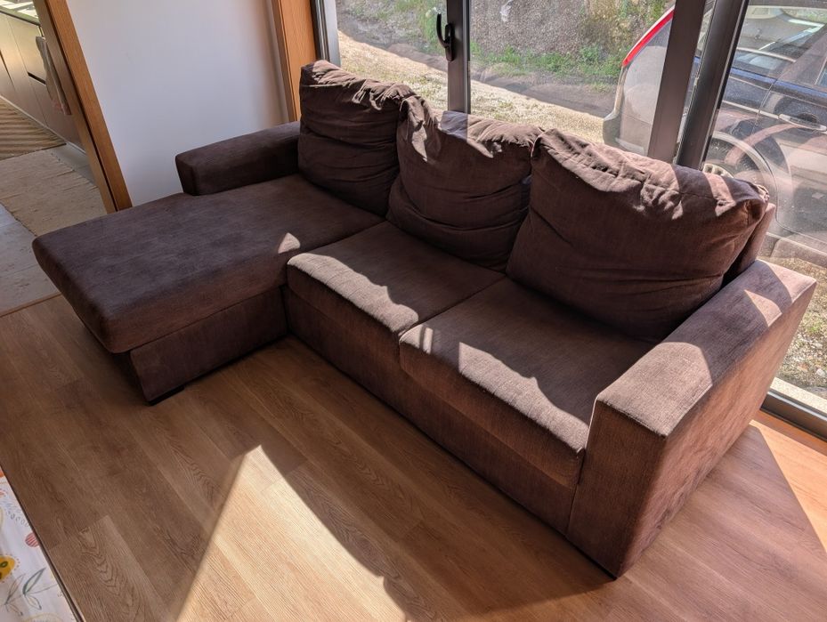 Sofá dois lugares mais chaise longue