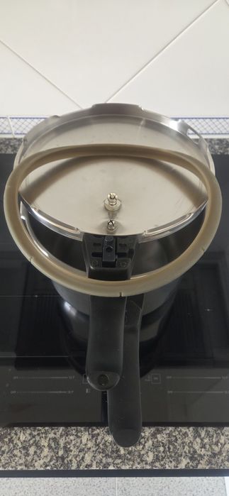 Panela de Pressão Magefesa Practika Plus 6L (Indução) – Estado Excelente!