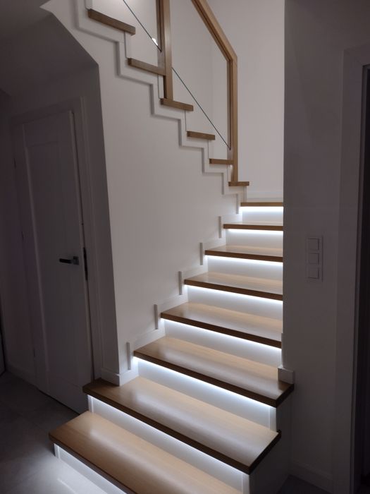 Schody drewniane dywanowe dębowe