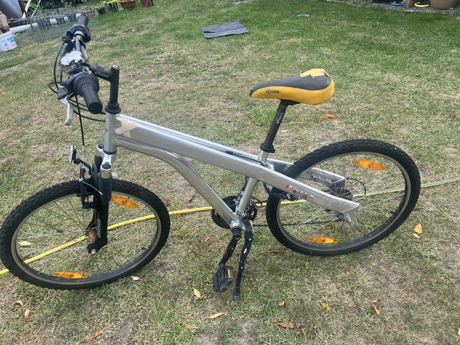 Велосипед з алюмінієвою рамою  колеса 24