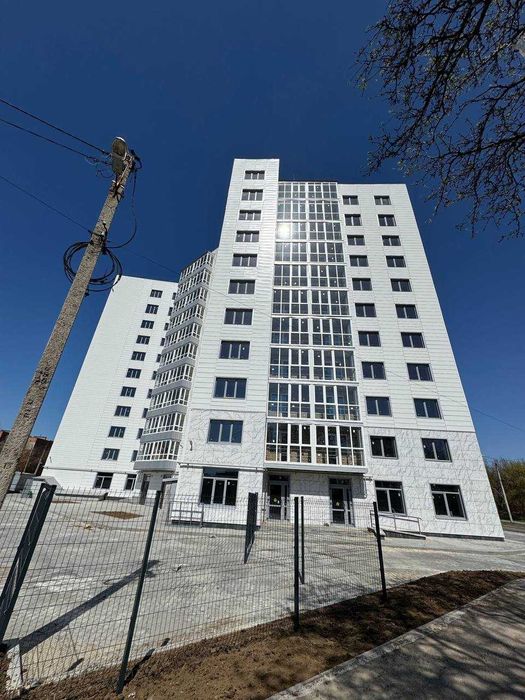 Новий будинок біля зупинки. Продаж 1-кімнатної квартири.