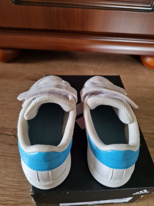 Buty sneakersy adidas r. 26