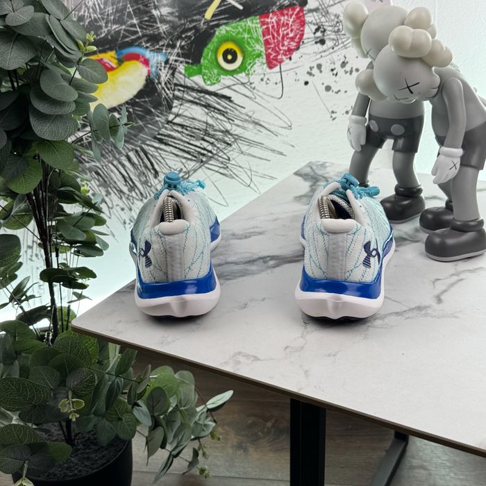 Кросівки Under Armour Charge 40 розмір Е5856