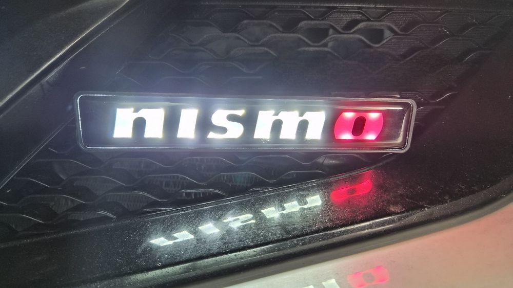 NISMO podświetlane LOGO w grill