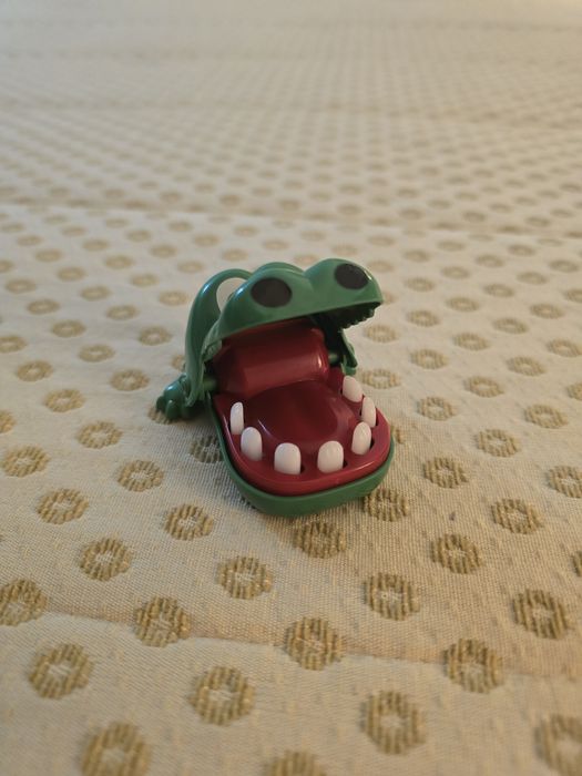 Brinquedo - crocodilo morde dedos