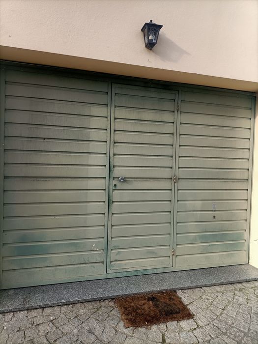 Portão Basculante com automatismo