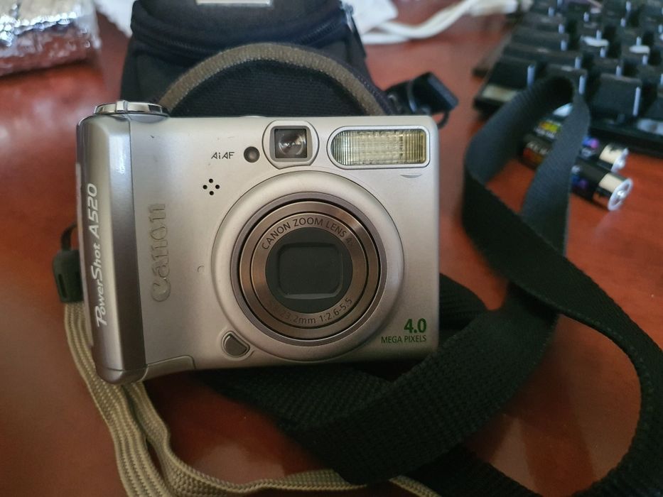 2 câmaras fotográficas prontas a disparar