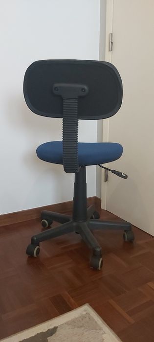 2 Cadeiras giratoria com rodas