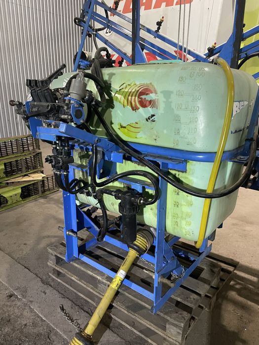 Оприскувач навісний BERTHOU