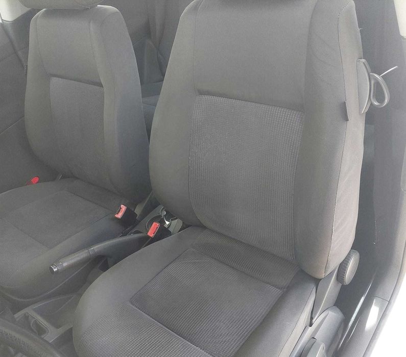 Polo 1.2  , 2005 , gasolina , 2.999 € , 155.000 kms ... Tlm 964060025