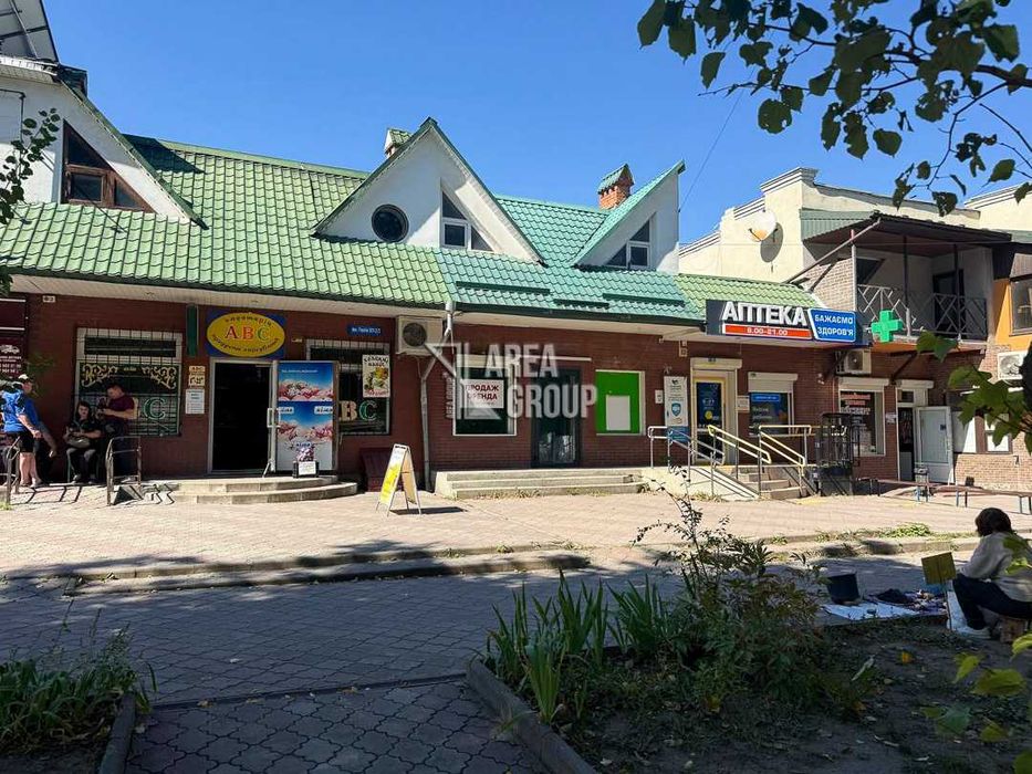Продаж фасадного комерційного приміщення на мікрорайоні біля ТЦ Сакура