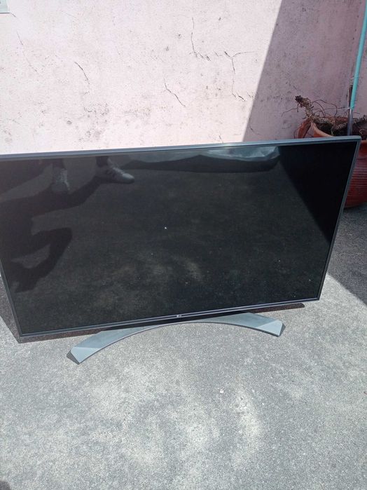 televisão grande LG