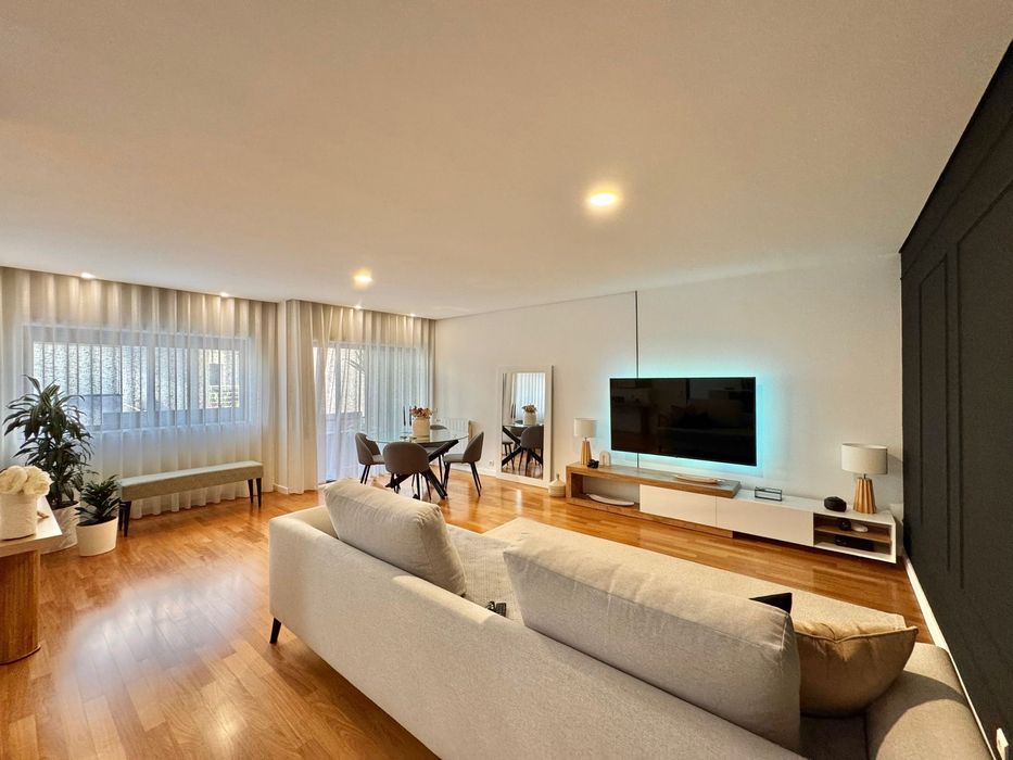 T3 com terraço e garagem para 3 carros