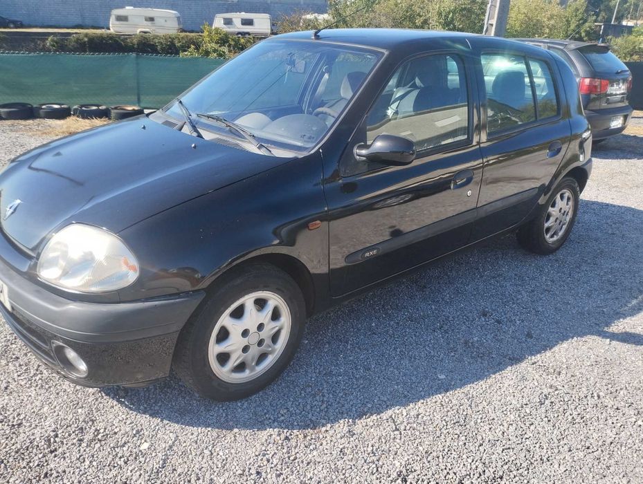 Renault Clio 1.2 60cv só 140000kms