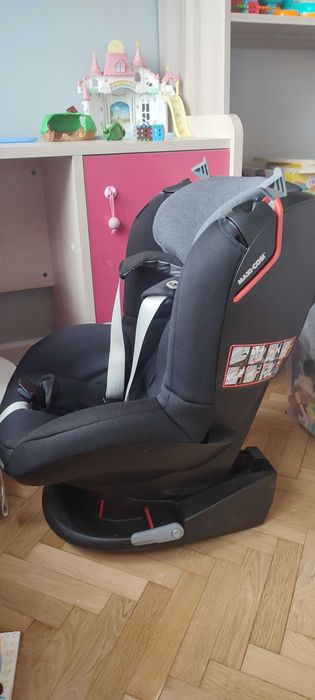 Maxi Cosi Tobi - fotelik samochodowy 9-18 kg czarny