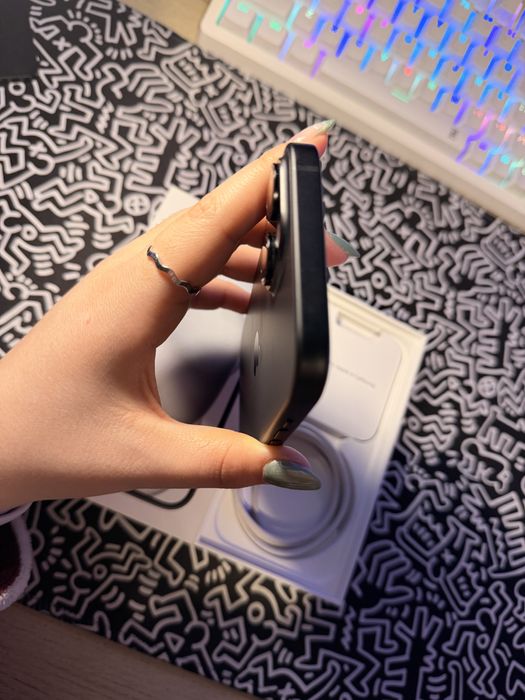 iPhone 15 - 128gb + 13 capas (negociável)