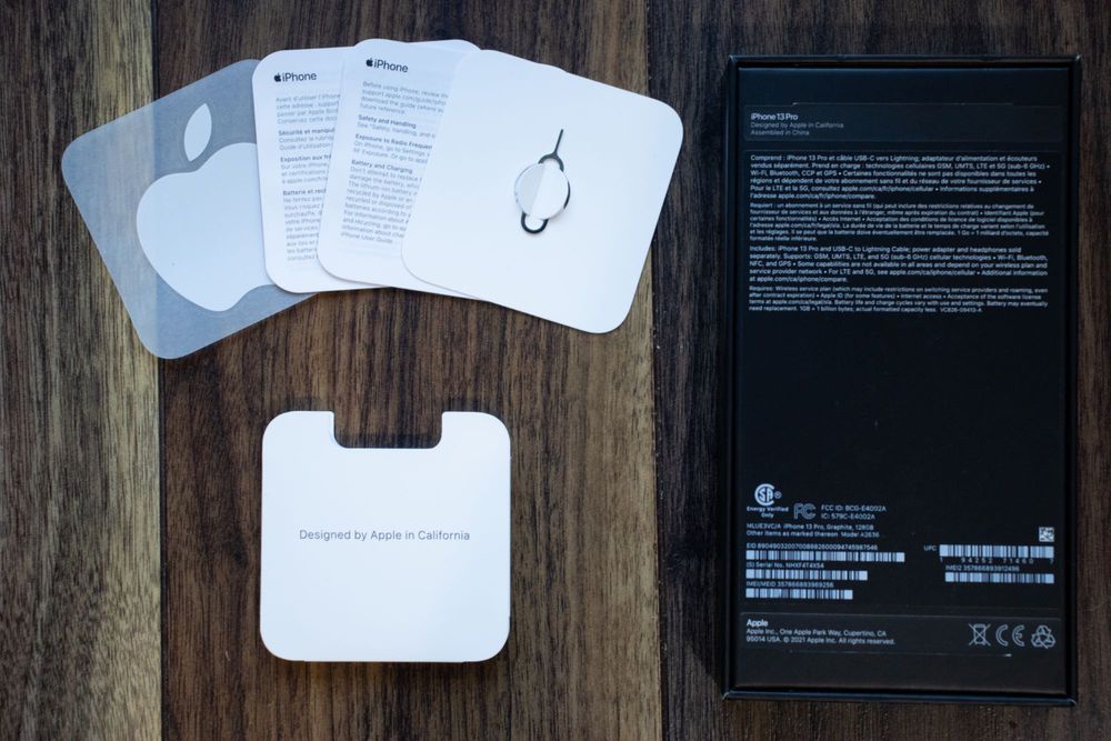 iPhone 13 Pro - 128 GB - Cinza Graphite c/ acessórios