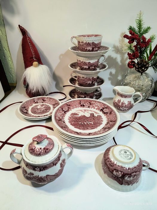 Посуд чашки тарілки вінтажний червоний Англія, Італія, Німеччина