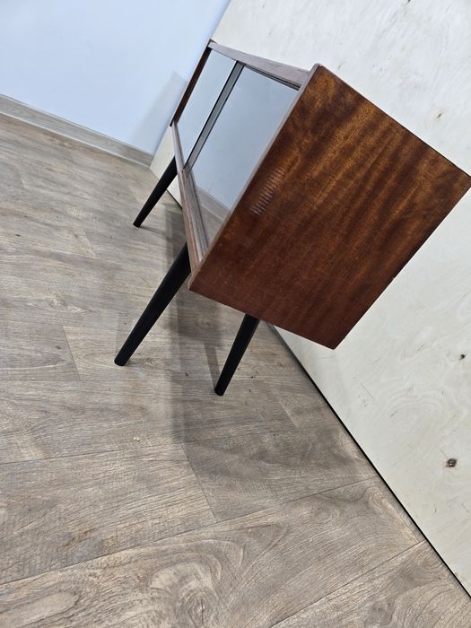 Komoda prl transport