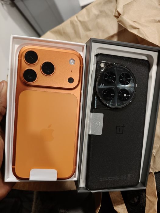 Iphone 17 pro novo 256Gb. One plus 12 512Gb em perfeito estado