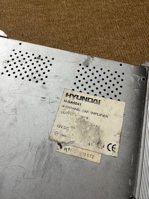 Продам усилителя в машину H-SA6041