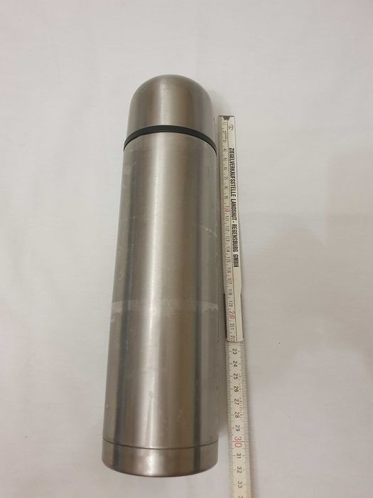 Термос нержавейка  объемом 1л.