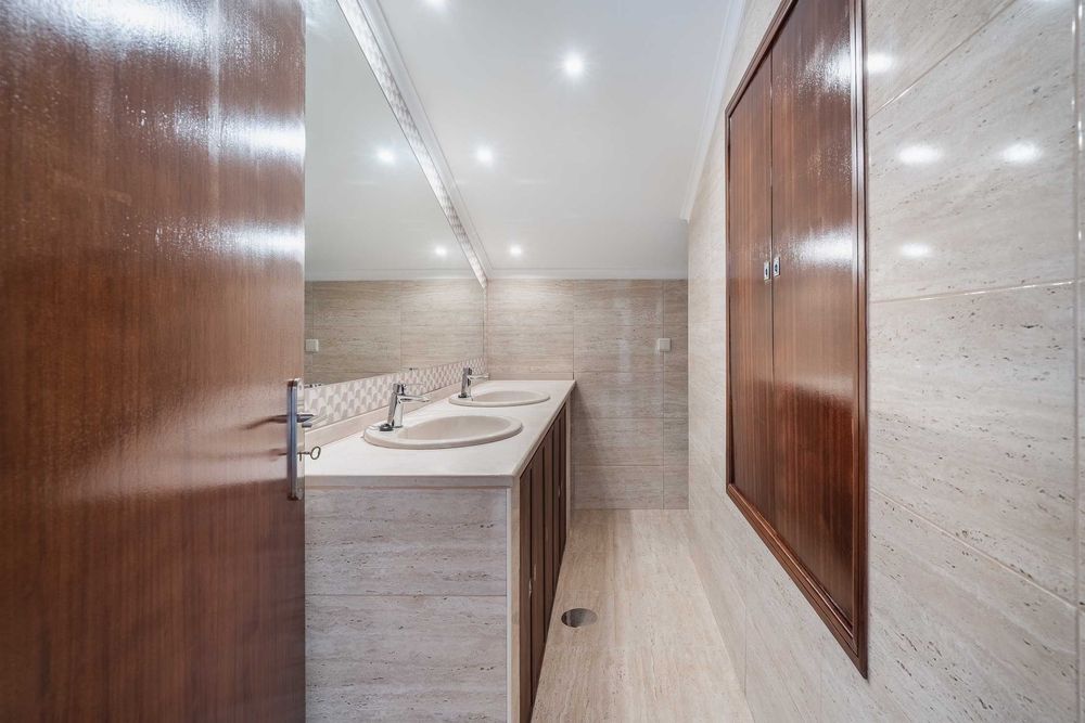 T4+1 Duplex com Vista Mar, Terraços de 140 m² e Garagem Box para 2 Carros | Arcozelo