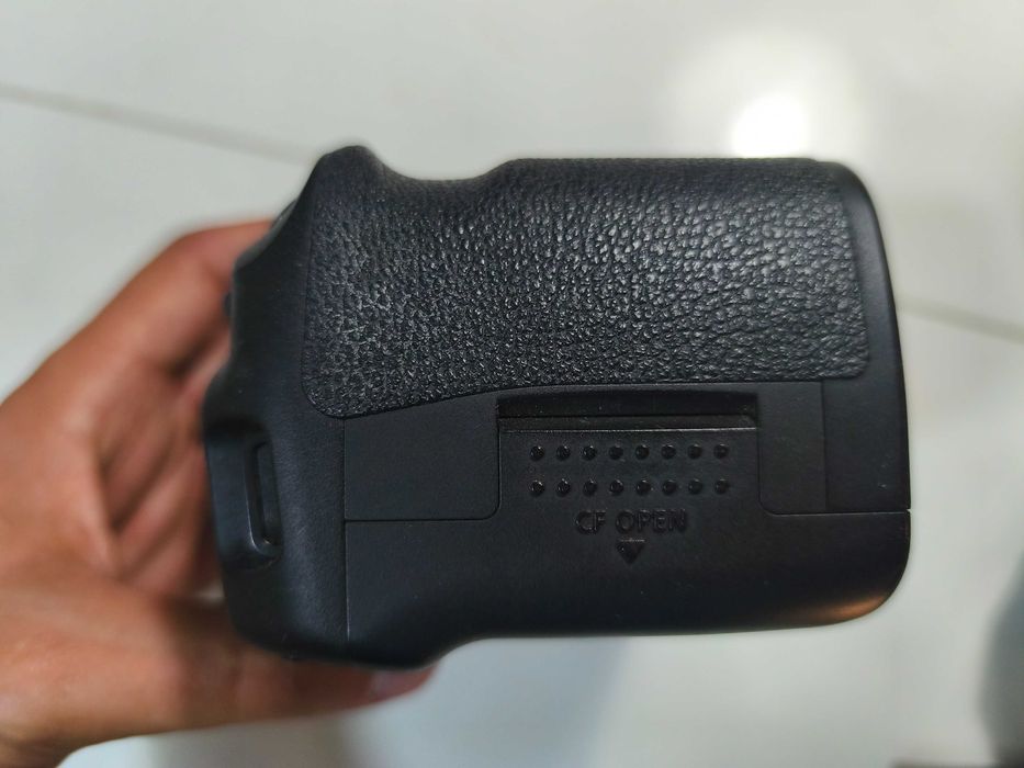 Canon EOS 50D + Grip