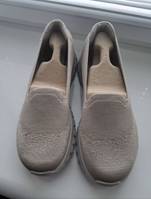 Жіночі сліпони Skechers 39 розмір легкі кеди тапочки у відміному стані