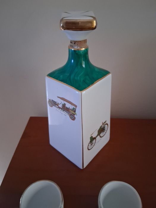 Garrafa de loiça whisky