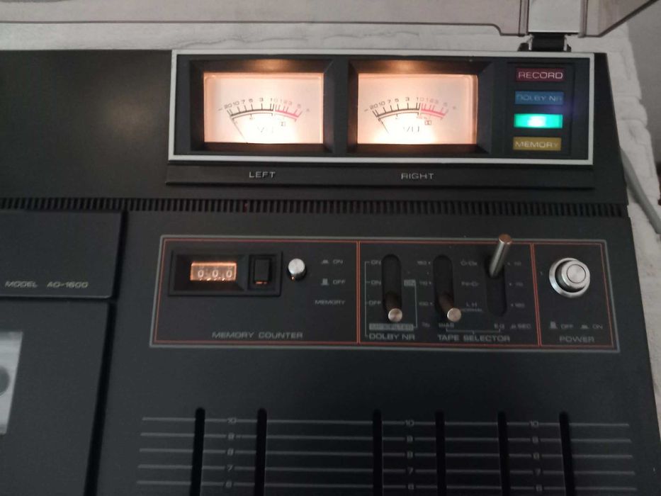 AIWA AD-1600 Stereo Cassette Deck