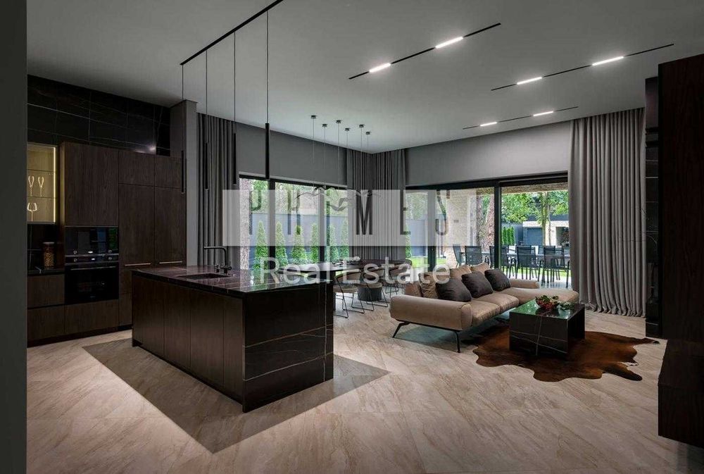 Продажа дизайнерского дома 183м2, бассейн, ул. Лесная, Плюты