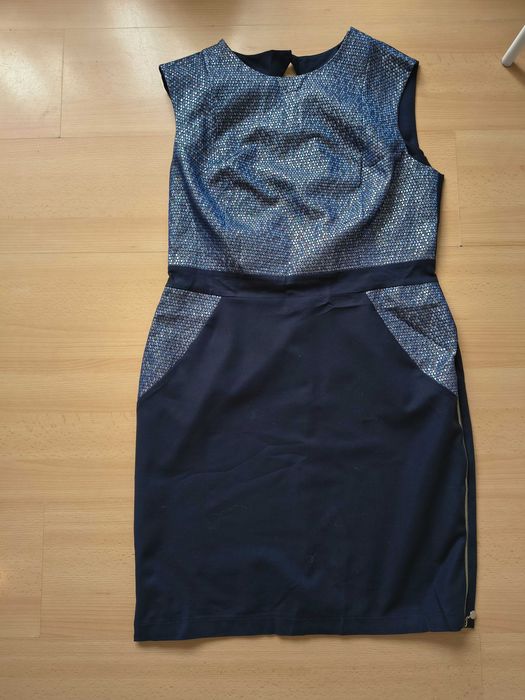 Elegancka granatowa sukienka