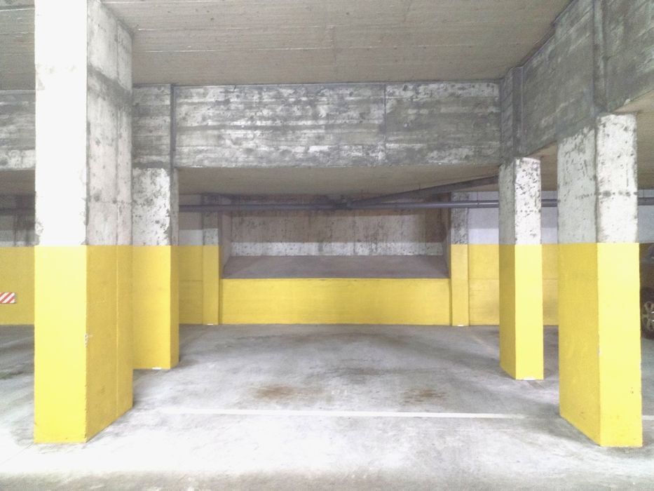 Ramalde. Alugo lugar de garagem - 25 m2