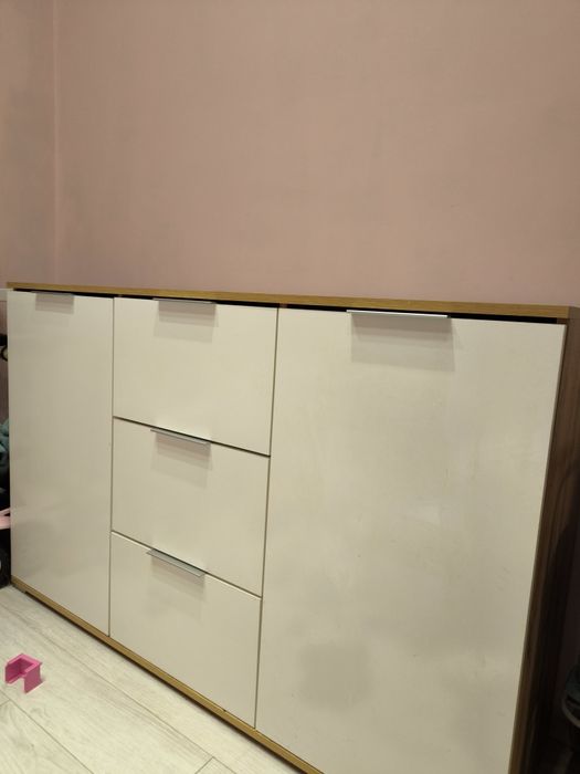 Komoda Black Red White