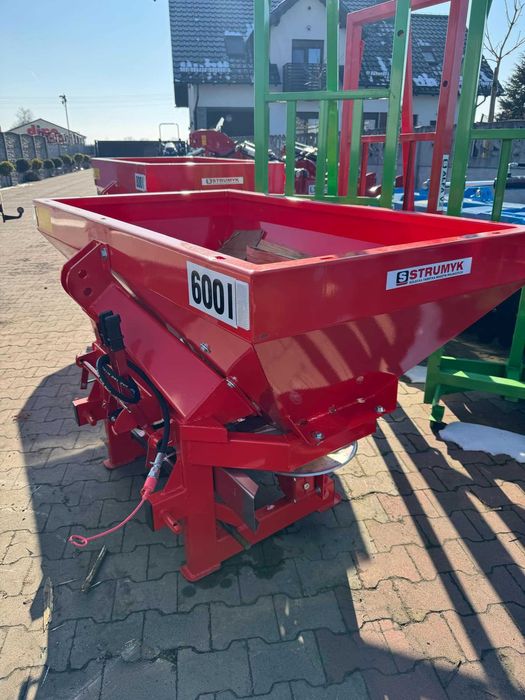 Rozsiewacz 2-talerzowy TYTAN 400L-1600  Firma STRUMYK Dowóz GRATIS