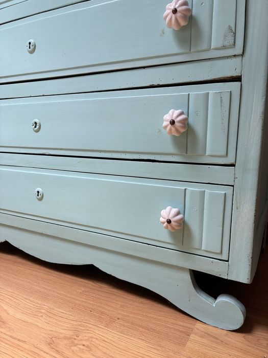 Comoda antiga sem puxadores