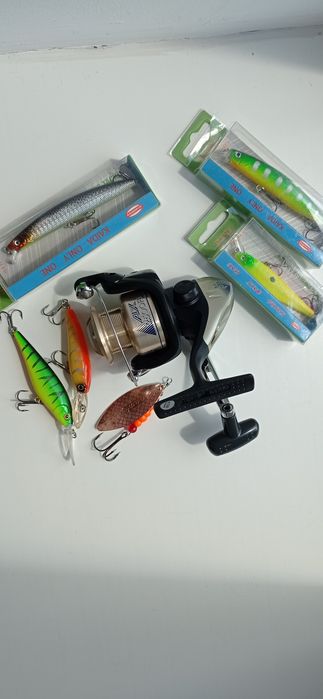 Набор Shimano AX 2500 FB, mepps aglia long 4,  воблеры