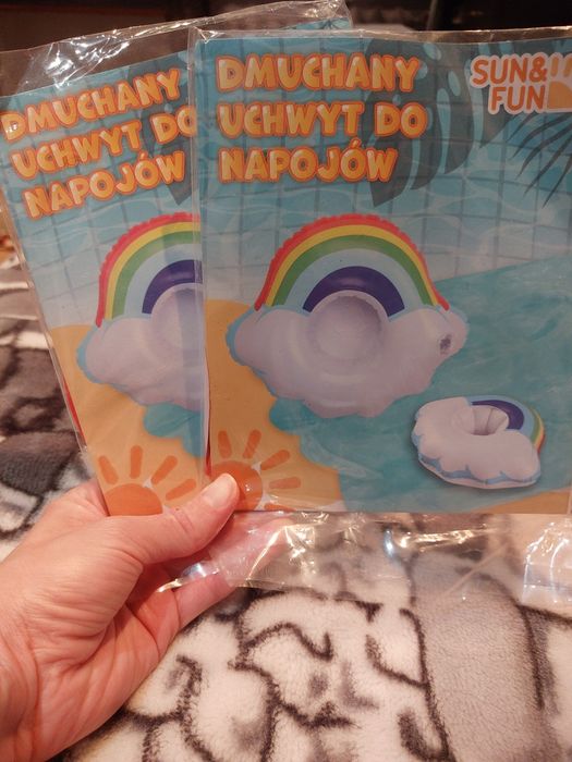 Dmuchane uchwyty do napojow - chmurki z tęczą