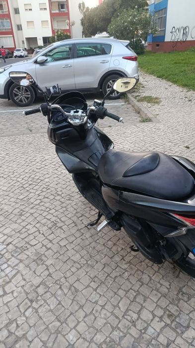 Moto pcx usada. Moto impecável