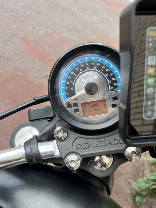 Mota UM Renegade Sport 125 - 2020 - 11500km - c/ ecrã CarPlay/android auto