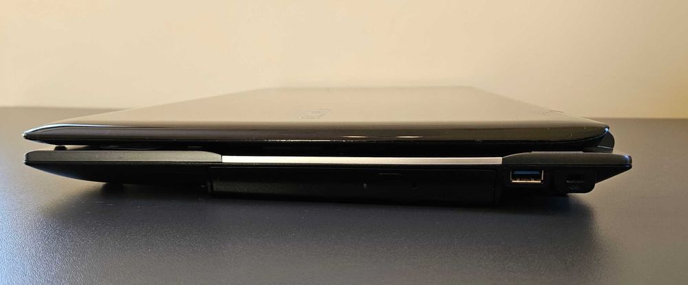 laptop Samsung RF711, ekran 17,3”, SSD, i7-2630QM, 8GB, GeForce 540M