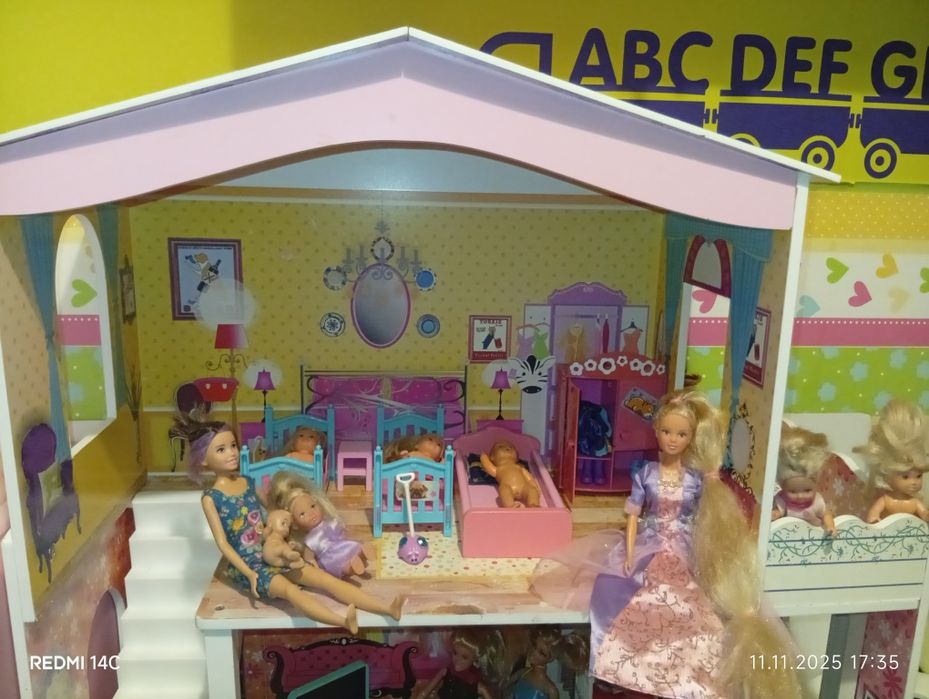 Domek dla lalki Barbie+ meble+ lalki+ auta