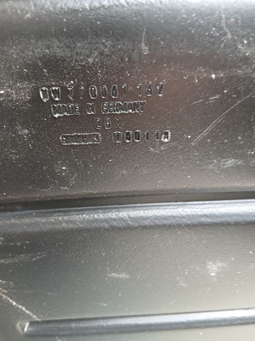 Volkswagen Touareg 2 покоління ,пластіковий бокс